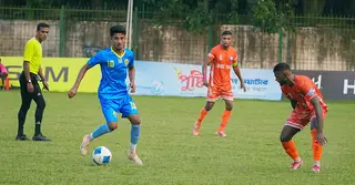 বাংলাদেশ ফুটবল লিগ: ব্রাদার্সের কাছে আবাহনীর অঘটন, রহমতগঞ্জের নাটকীয় জয়